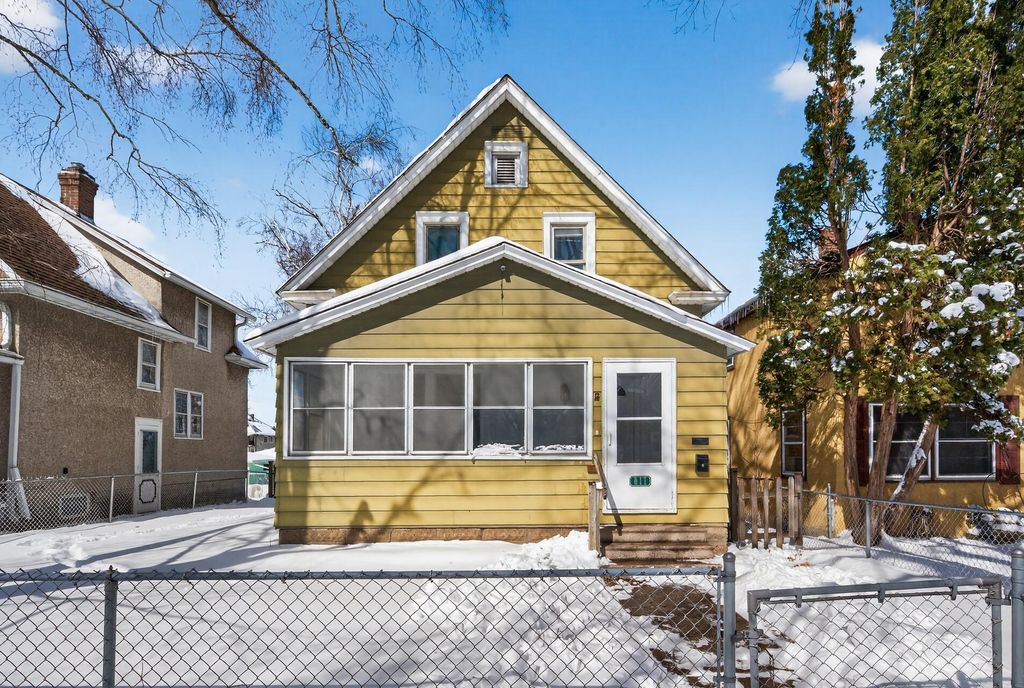 Photo of 817 Minnehaha Avenue W, Saint Paul, MN 55104 (MLS # 7038615)