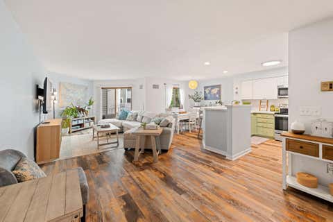 Photo of 1392 Carling Drive #305, Saint Paul, MN 55108 (MLS # 7127132)