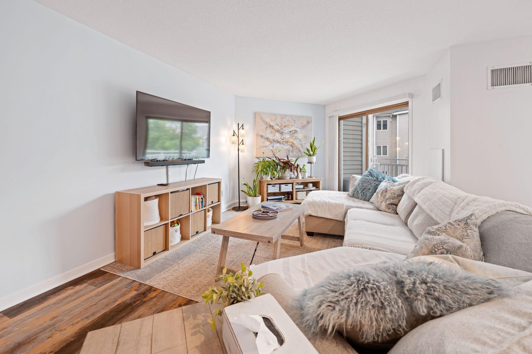 1392 Carling Drive 305