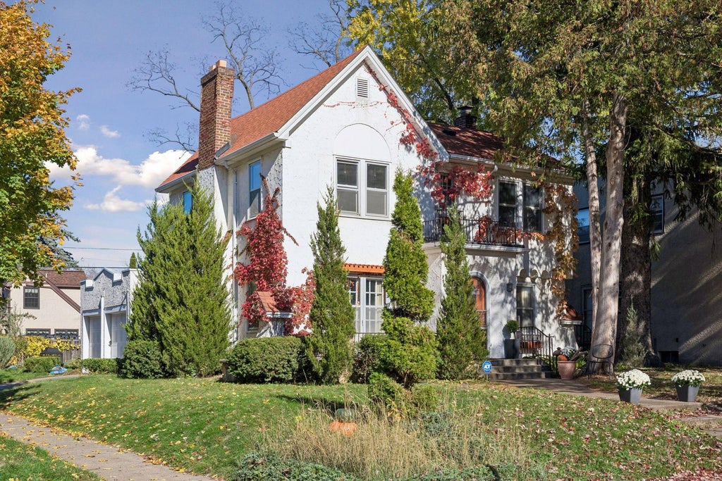 Photo of 1755 Eleanor Avenue, Saint Paul, MN 55116 (MLS # 7165502)
