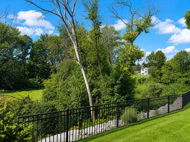 7356 Ambercrest Curve
