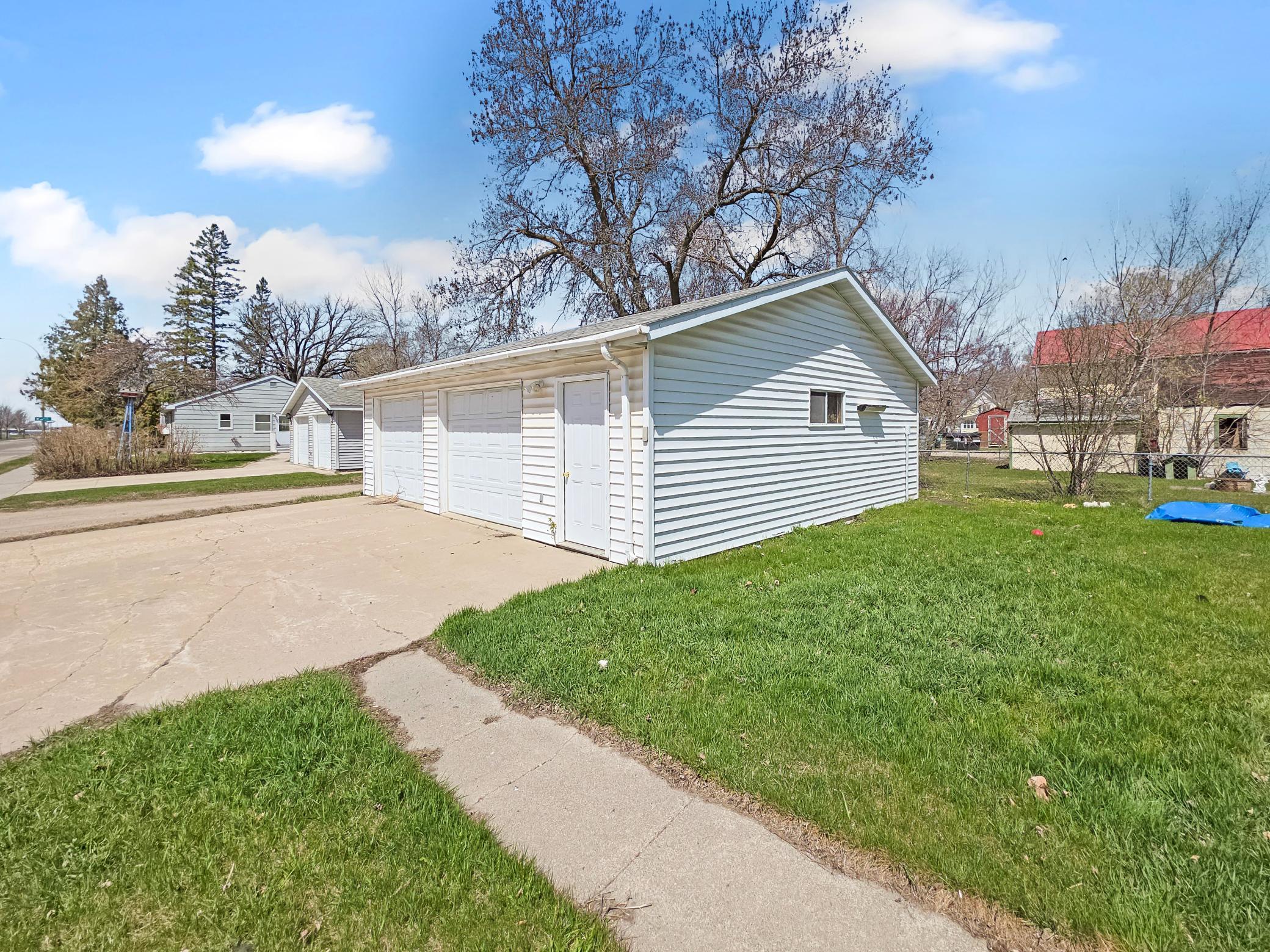 301 Duluth Avenue N