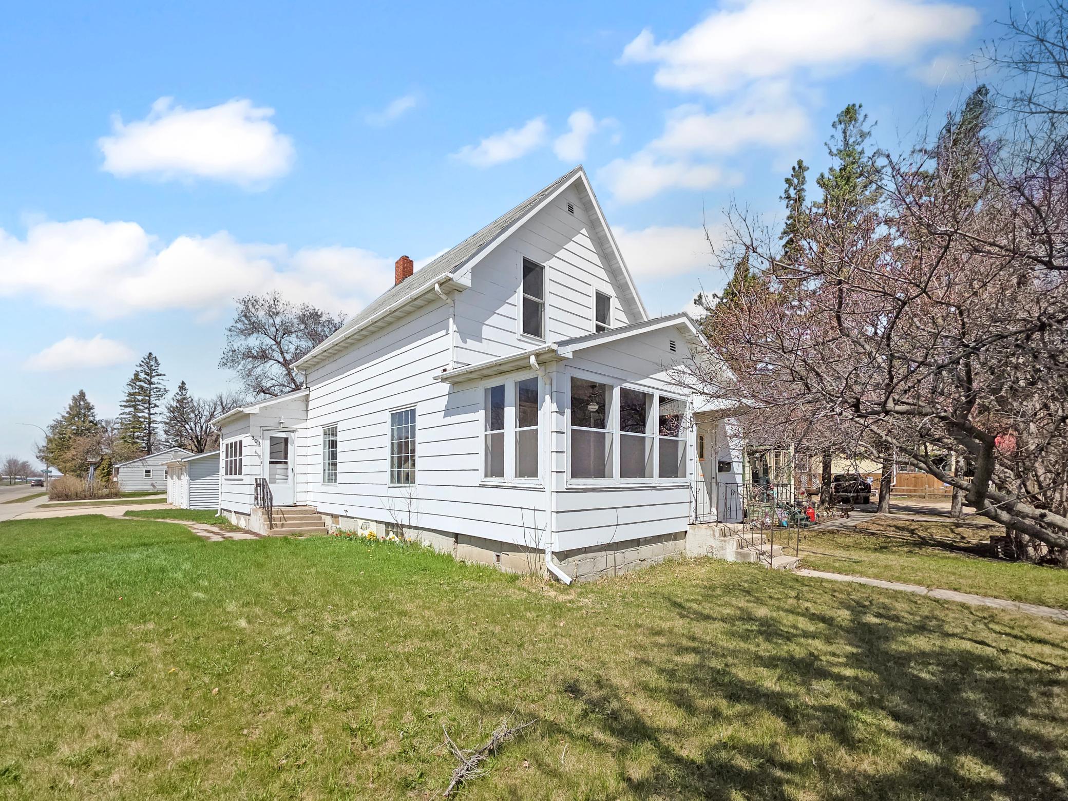 301 Duluth Avenue N