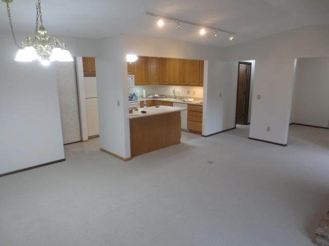 1160 Black Oaks Lane N