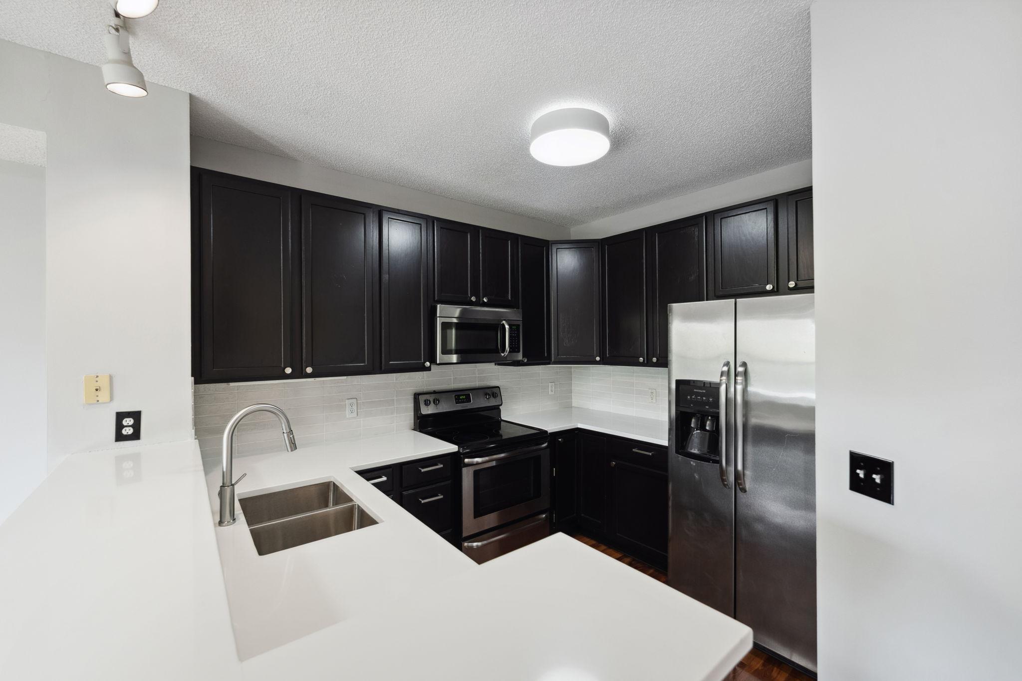 615 N 1st Street 405