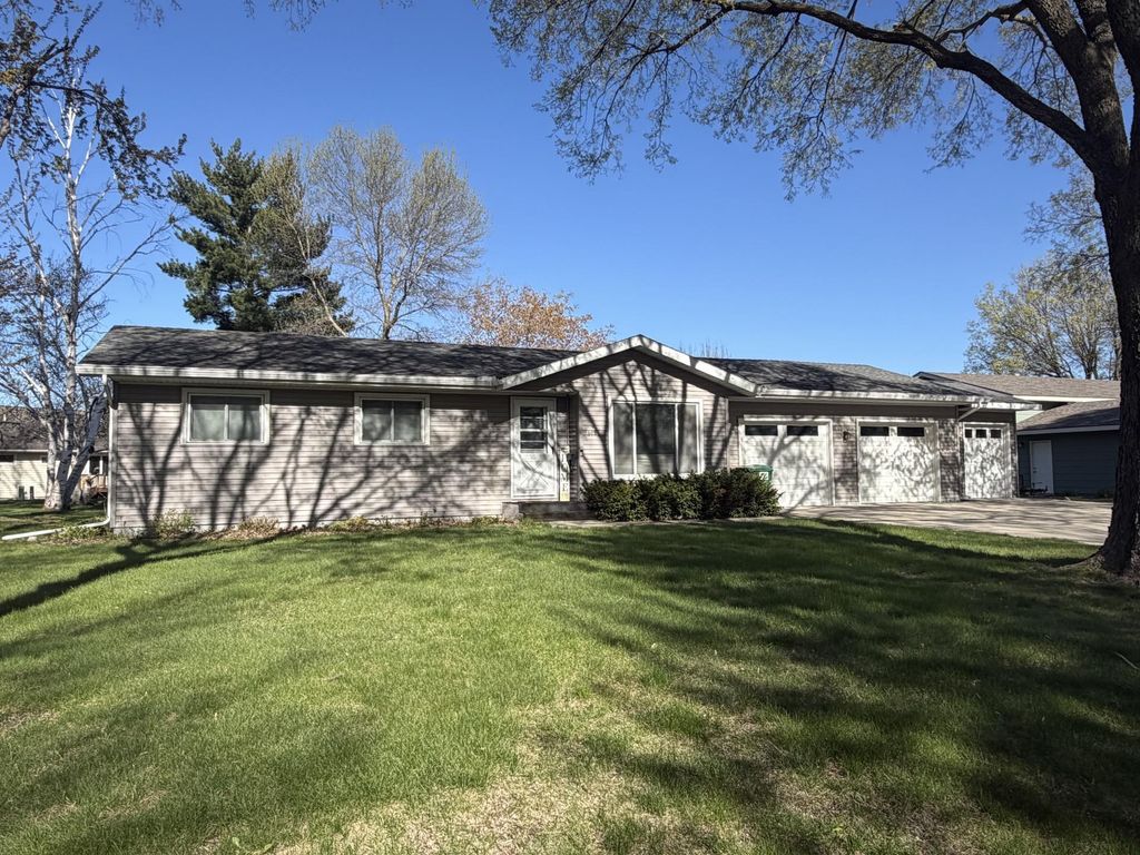 Photo of 608 S Donnelly Avenue, Litchfield, MN 55355 (MLS # 7067918)