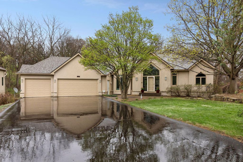 Photo of 6954 Kenmare Drive, Bloomington, MN 55438 (MLS # 7058032)