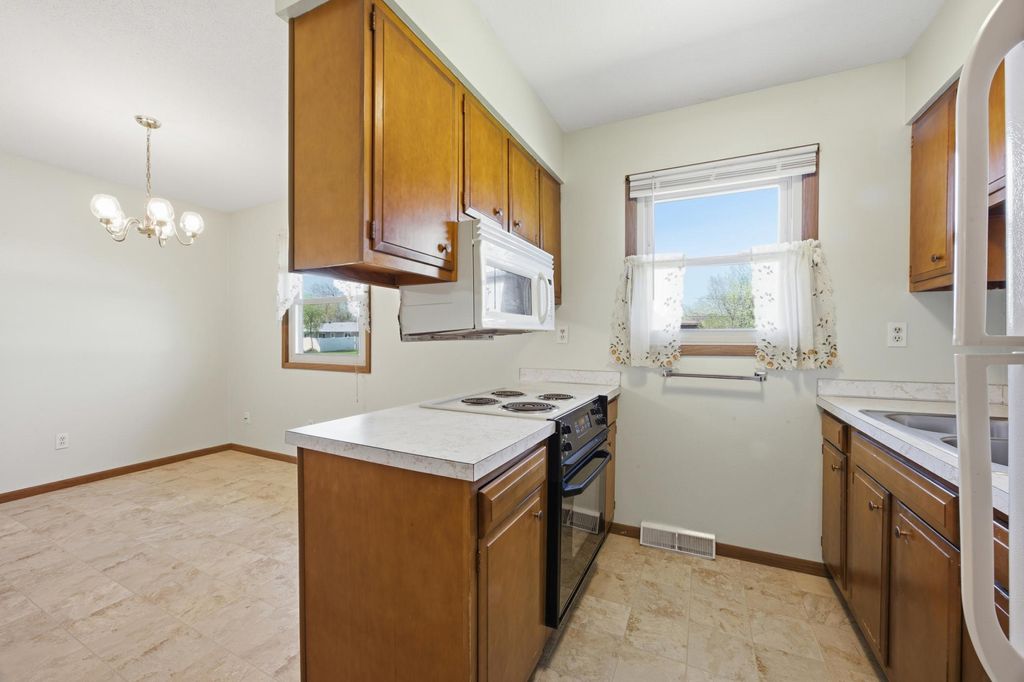 Photo of 302 10th Avenue E, West Fargo, ND 58078 (MLS # 7071669)
