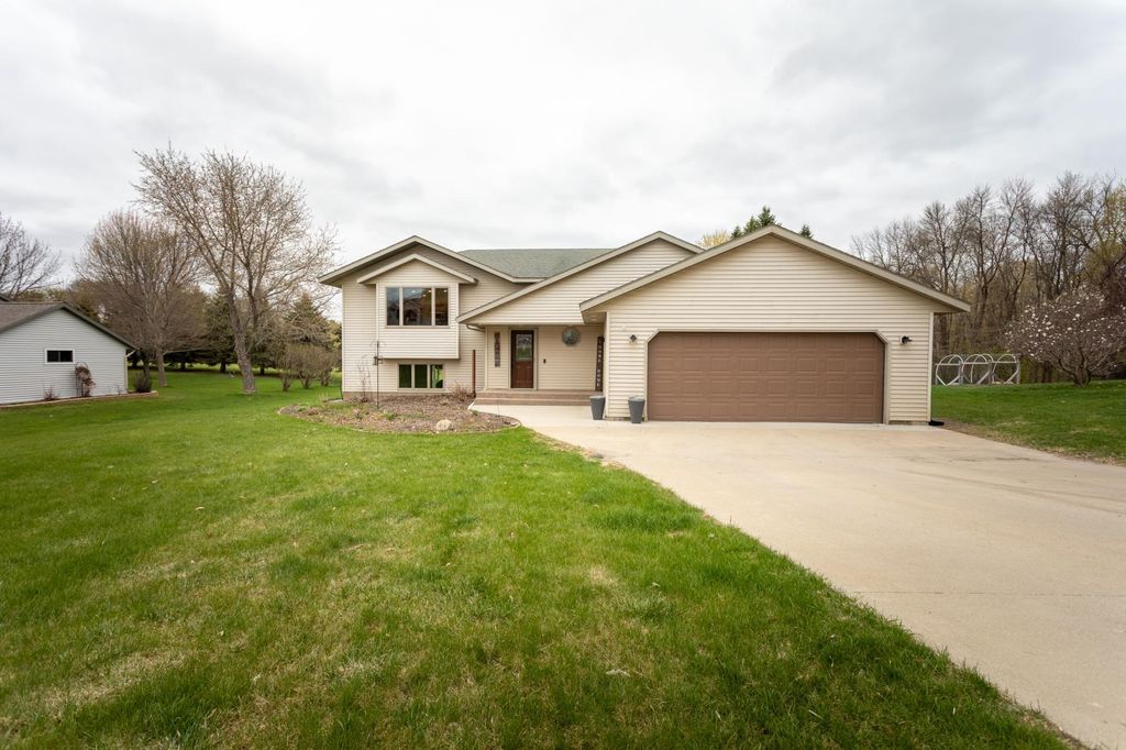 Photo of 4701 Country Shores SW, Alexandria, MN 56308 (MLS # 7069507)