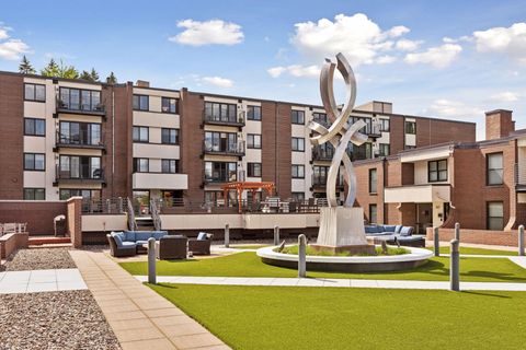 52 Groveland Terrace A402 Minneapolis MN 55403