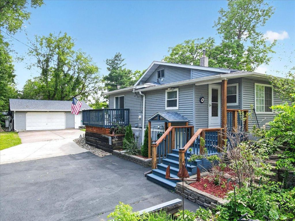 Photo of 79 Long Lake Road, Mahtomedi, MN 55115 (MLS # 7085842)