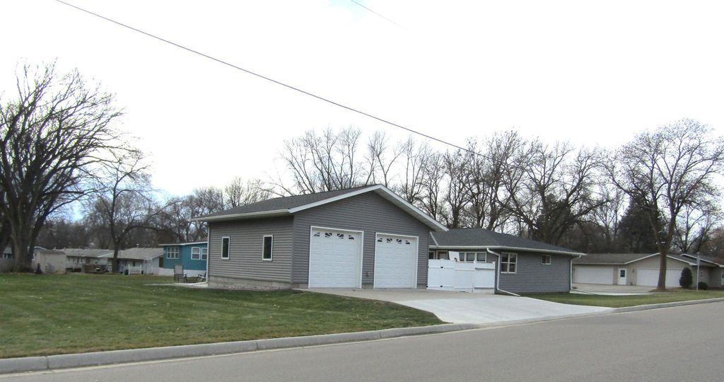 Photo of 1520 N 6th Street, Montevideo, MN 56265 (MLS # 6822418)