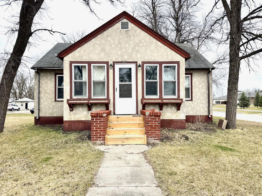Photo of 513 Lake Street NE, Warroad, MN 56763 (MLS # 7066841)