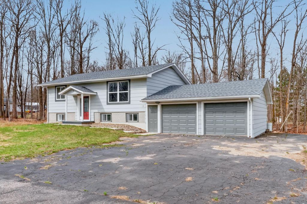 Photo of 814 Rogers Avenue, Grand Rapids, MN 55744 (MLS # 7063167)