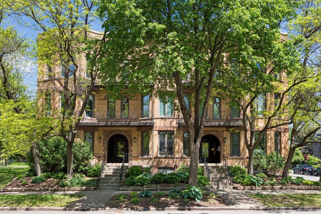 Photo of 561 Laurel Avenue #1, Saint Paul, MN 55102 (MLS # 7080939)