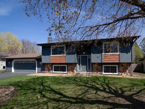 Photo of 1743 Presidential Lane, Shakopee, MN 55379 (MLS # 7031606)