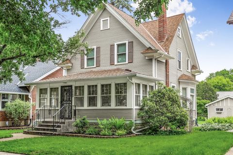 1907 Lincoln Avenue Saint Paul MN 55105