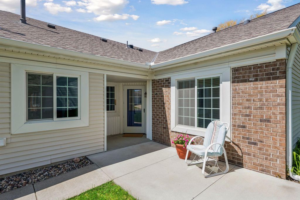 Photo of 2157 Boulder Pointe, Shakopee, MN 55379 (MLS # 7062958)