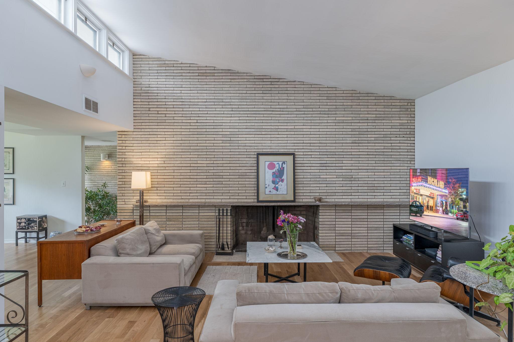 2191 Edgcumbe Road
