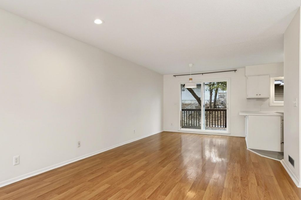 Photo of 866 Wheeler Street N, Saint Paul, MN 55104 (MLS # 7048740)