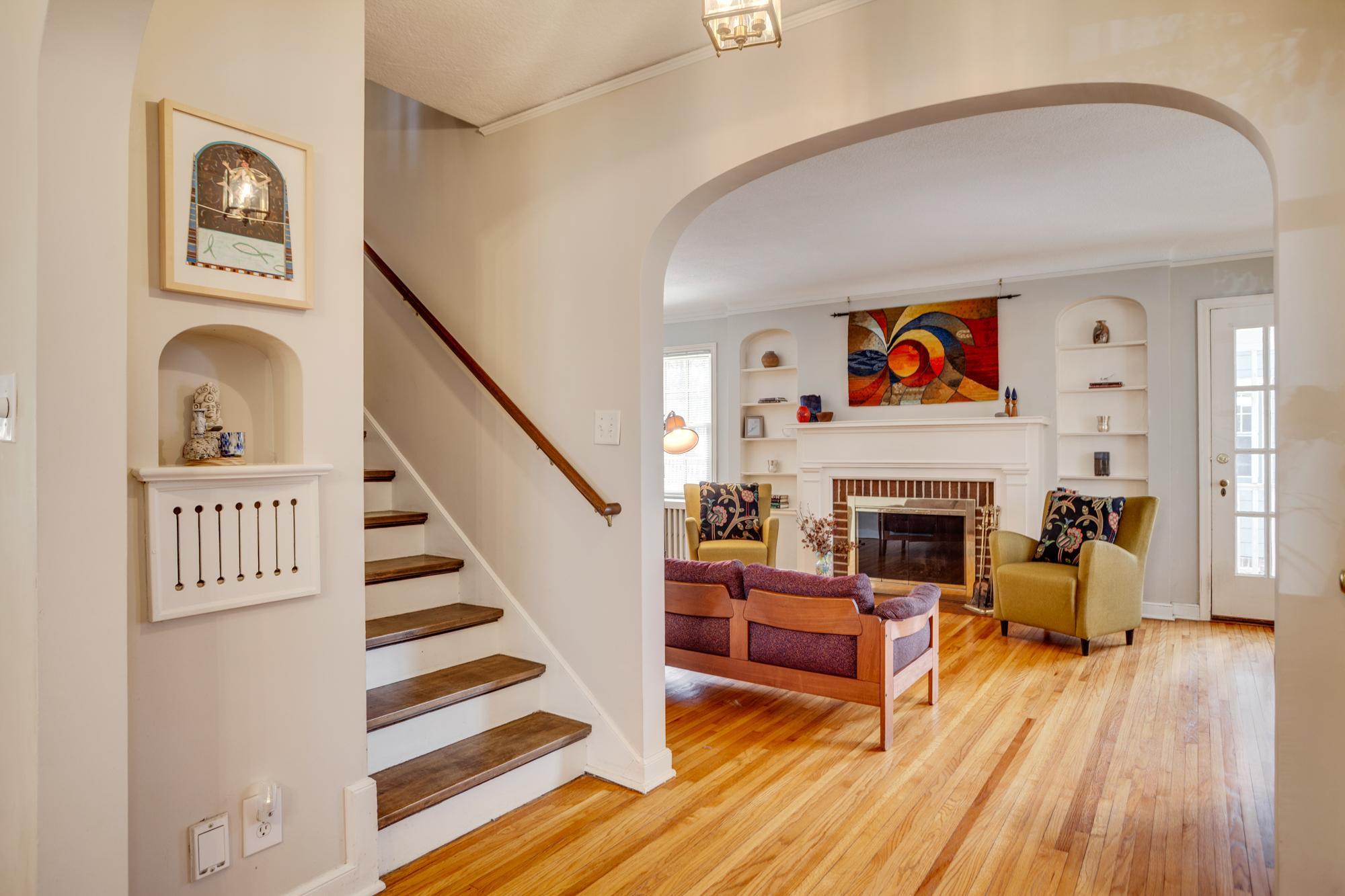 1949 E River Terrace