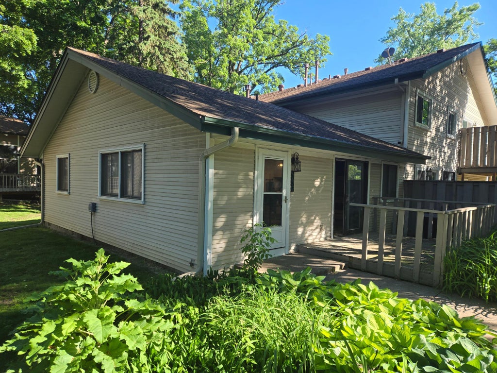 Photo of 2755 Upland Lane N, Plymouth, MN 55447 (MLS # 7104584)