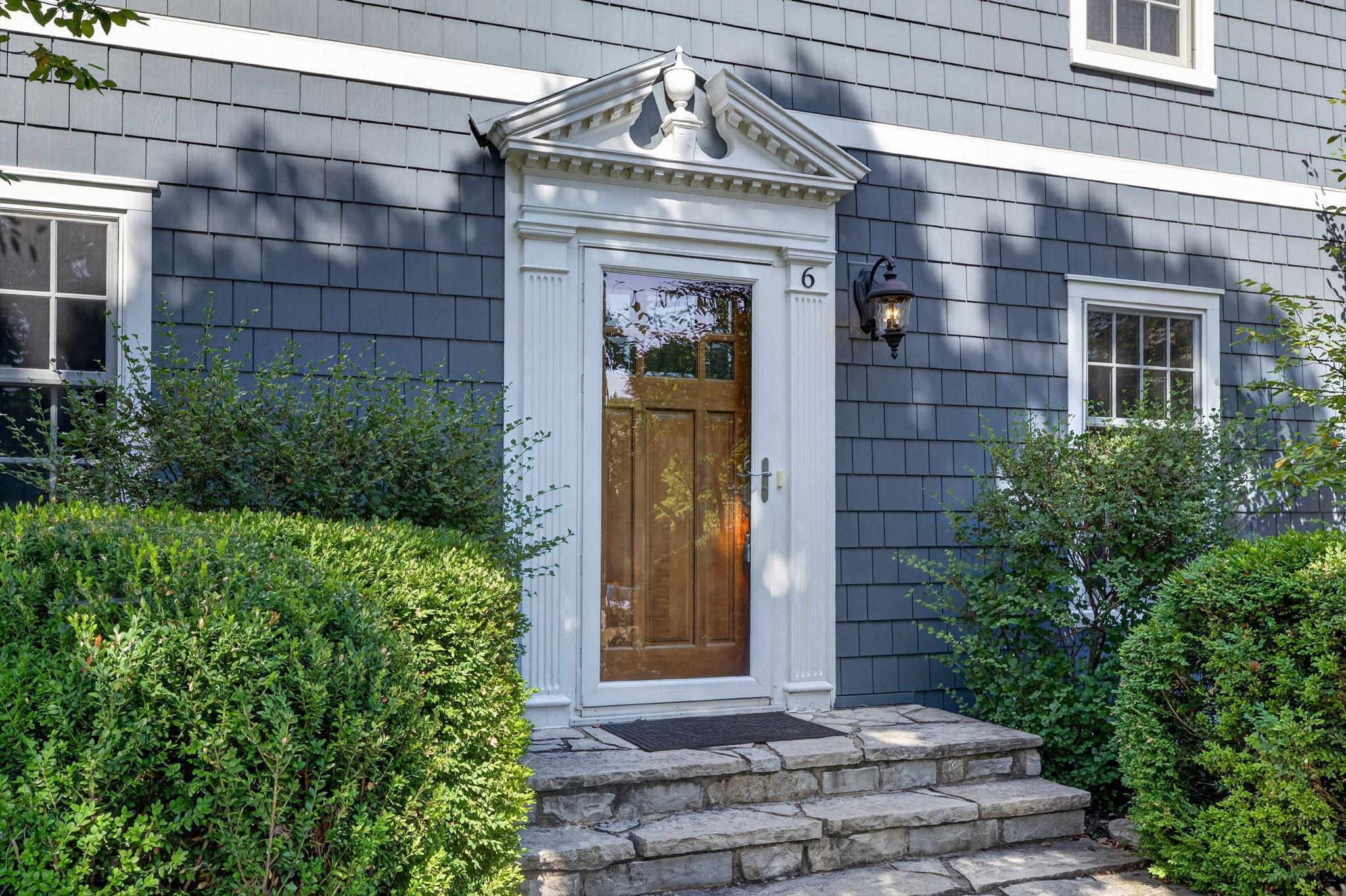 6 Edina Court
