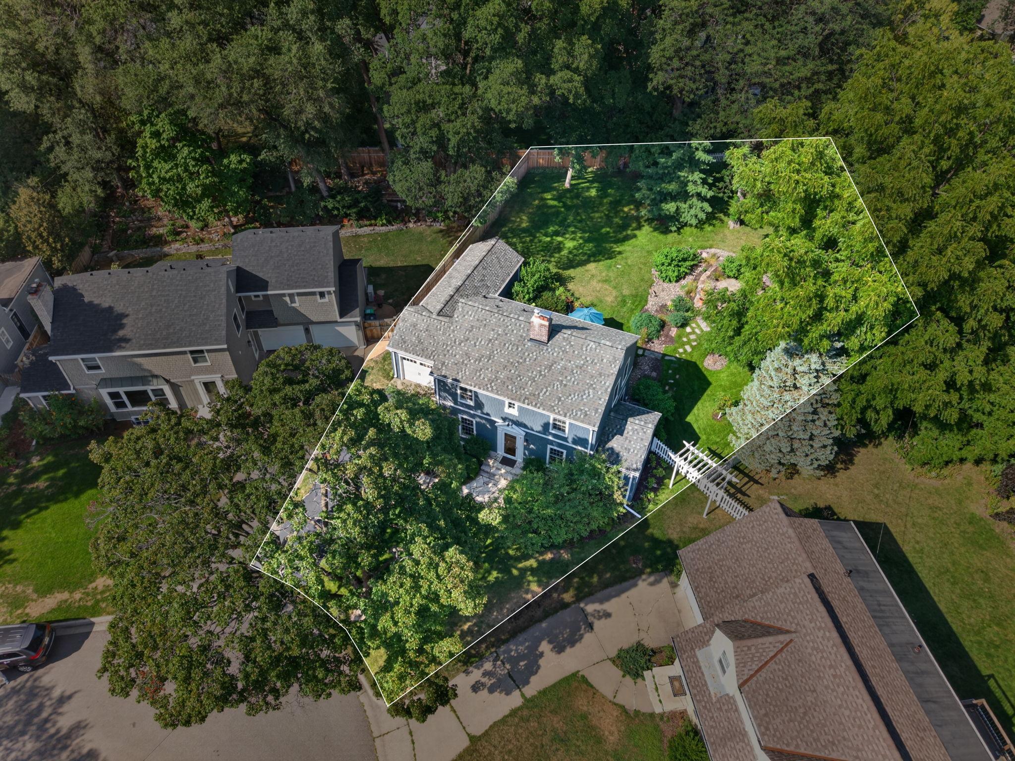 6 Edina Court