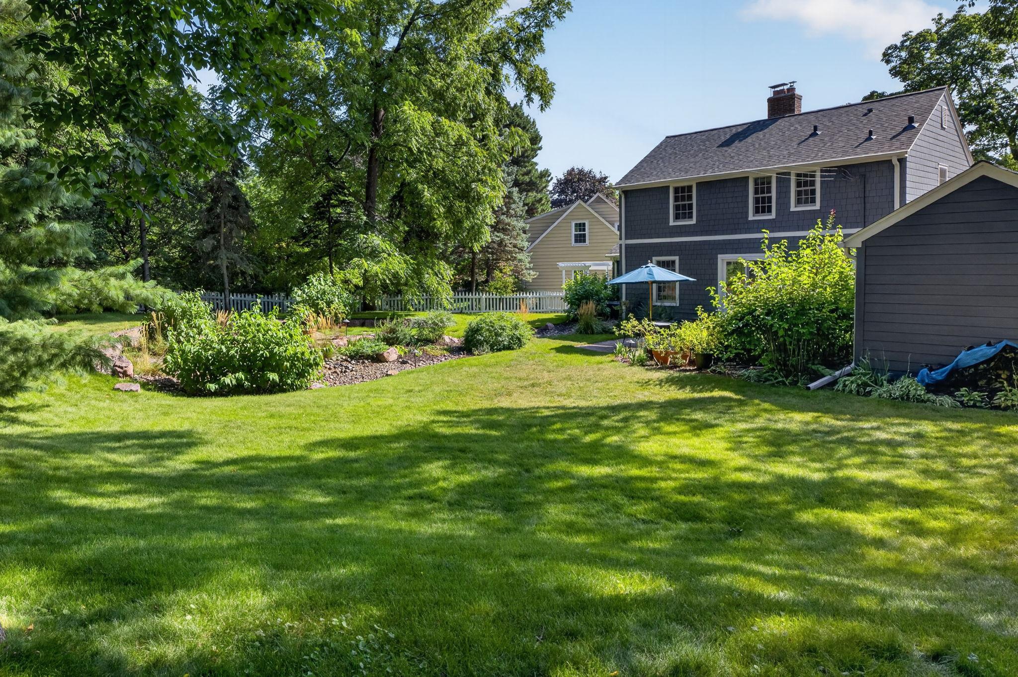 6 Edina Court