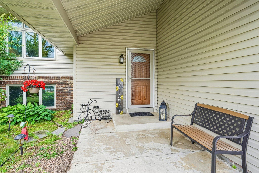 Photo of 4258 Valley Forge Place, Eagan, MN 55123 (MLS # 7095451)