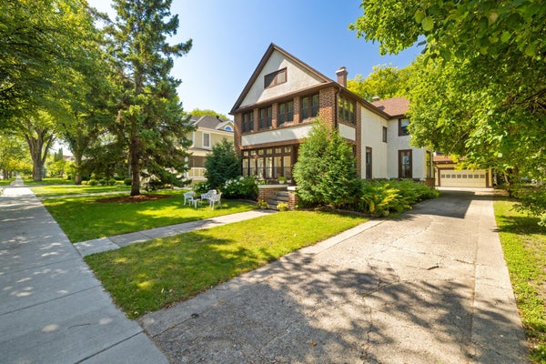 911 8TH ST S, FARGO, ND 58103 - Image bd1710d1ca6c8a761771d679252b0bca/2245707485