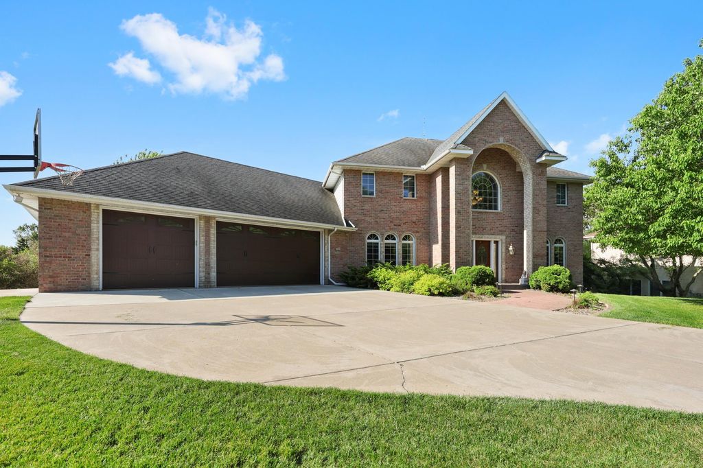 Photo of 1908 25th Street S, Saint Cloud, MN 56301 (MLS # 7083604)
