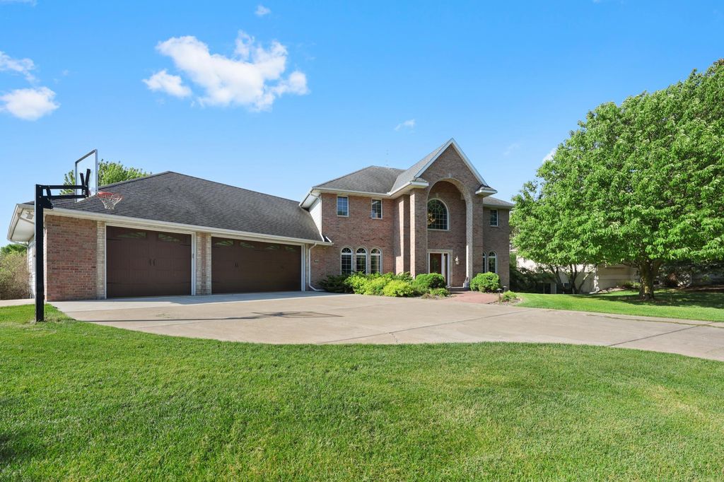 Photo of 1908 25th Street S, Saint Cloud, MN 56301 (MLS # 7083604)