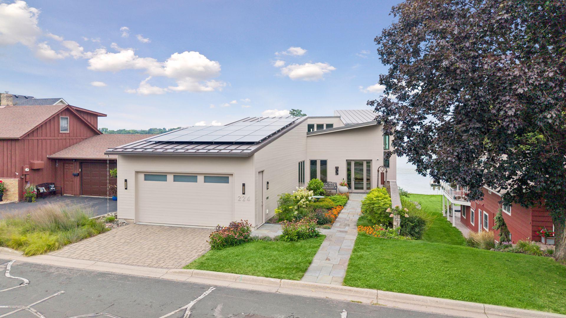 224 W Lake Street