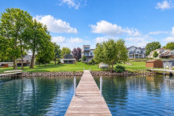 224 W LAKE ST, WACONIA, MN 55387 - Image bd2cc6c855e6466a9c76b1e17a87aaa4/3740186860