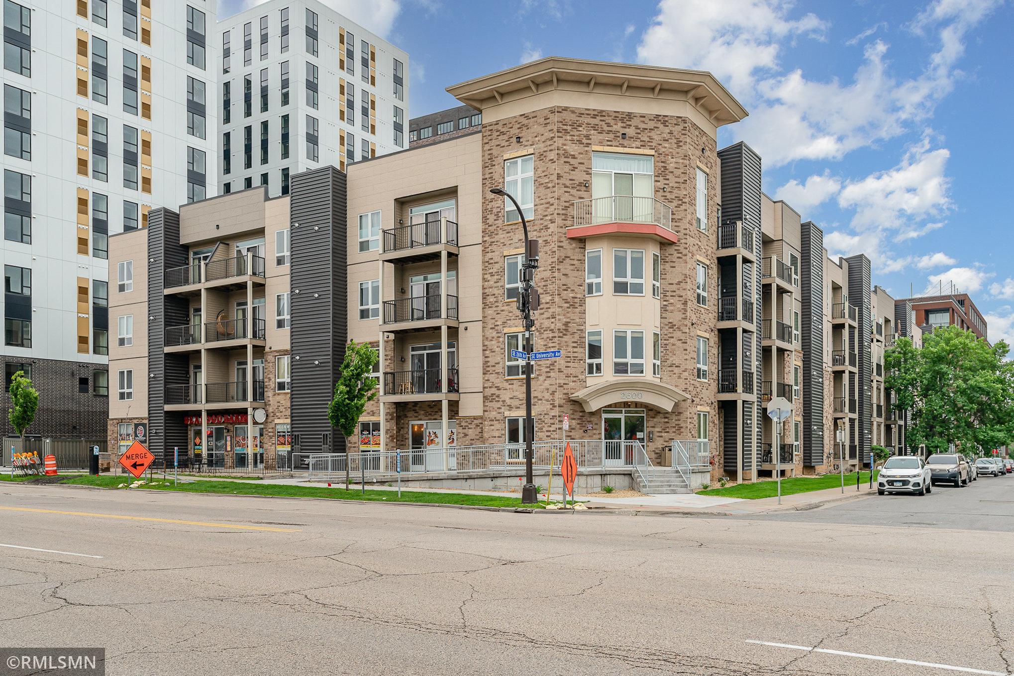 2600 University Avenue SE 318