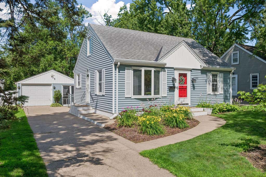 Photo of 3350 Wyoming Avenue S, Saint Louis Park, MN 55426 (MLS # 7100129)