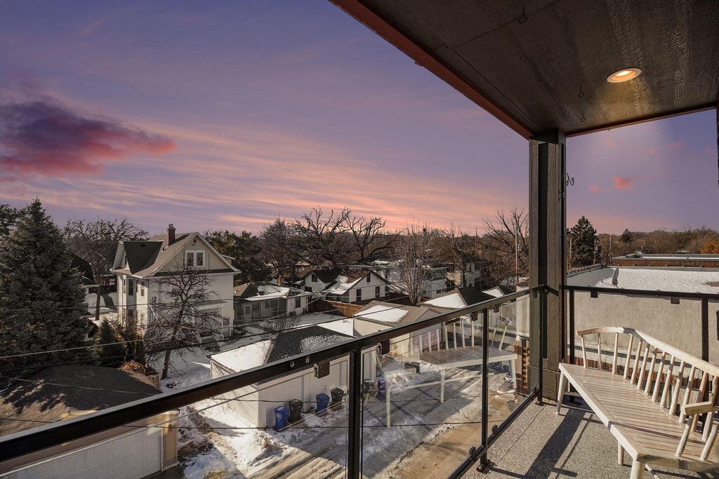 Photo of 1174 Grand Avenue #302, Saint Paul, MN 55105 (MLS # 7019095)