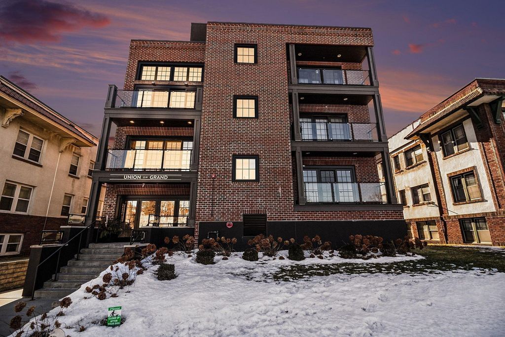 Photo of 1174 Grand Avenue #302, Saint Paul, MN 55105 (MLS # 7019095)