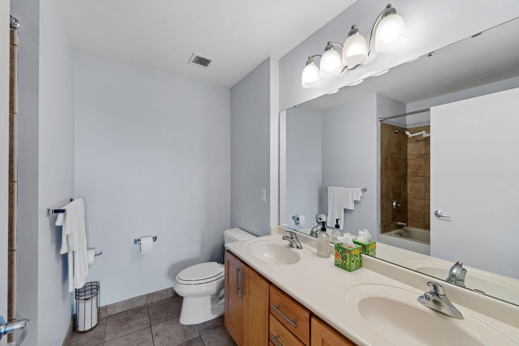 Photo of 929 Portland Ave AVE #2408, Minneapolis, MN 55404 (MLS # 7095801)
