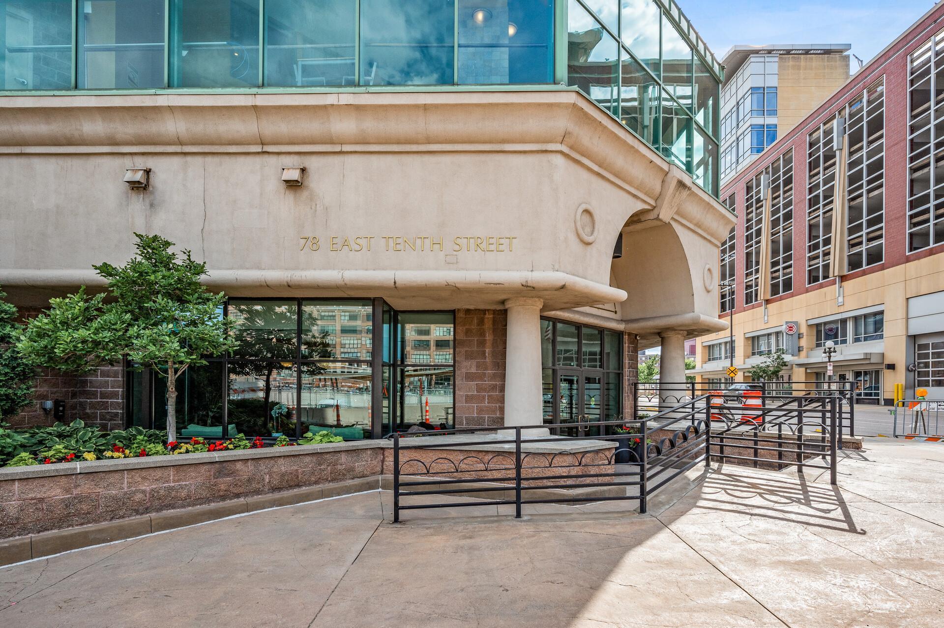 78 10th Street E 2901