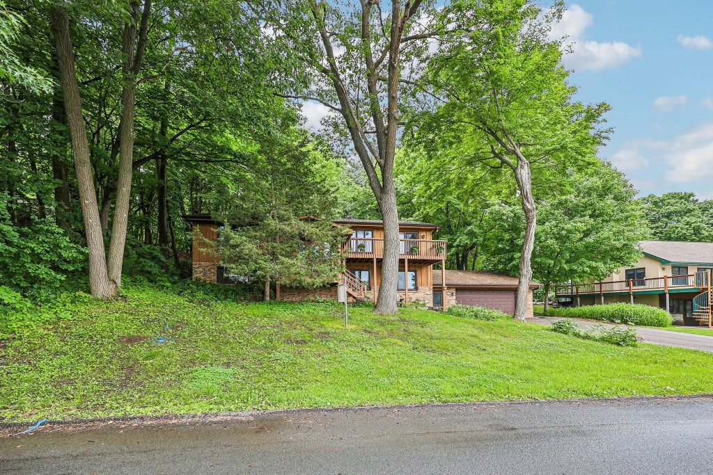 Photo of 6680 Lotus Trail, Chanhassen, MN 55317 (MLS # 7091694)