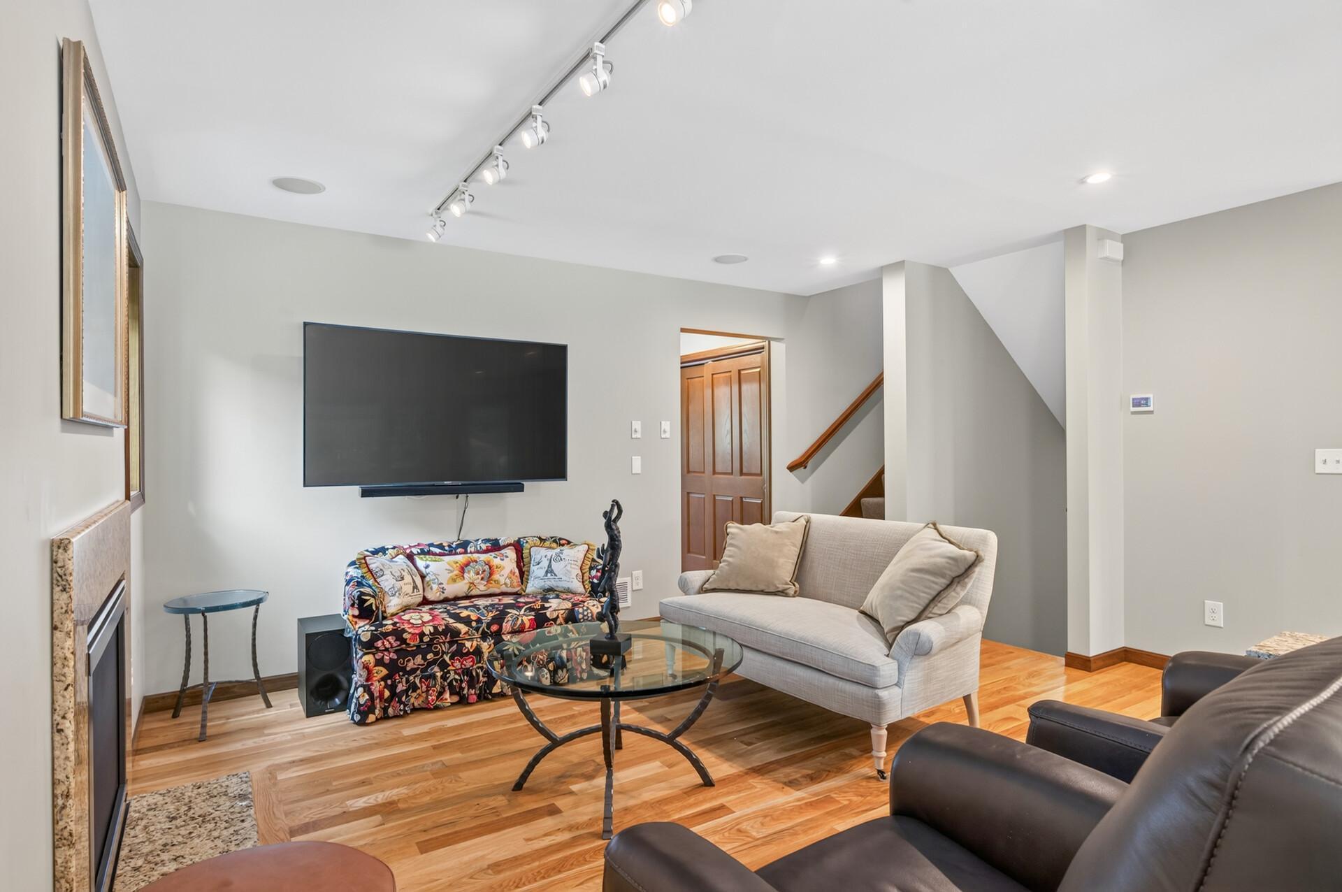 1817 59th Street W