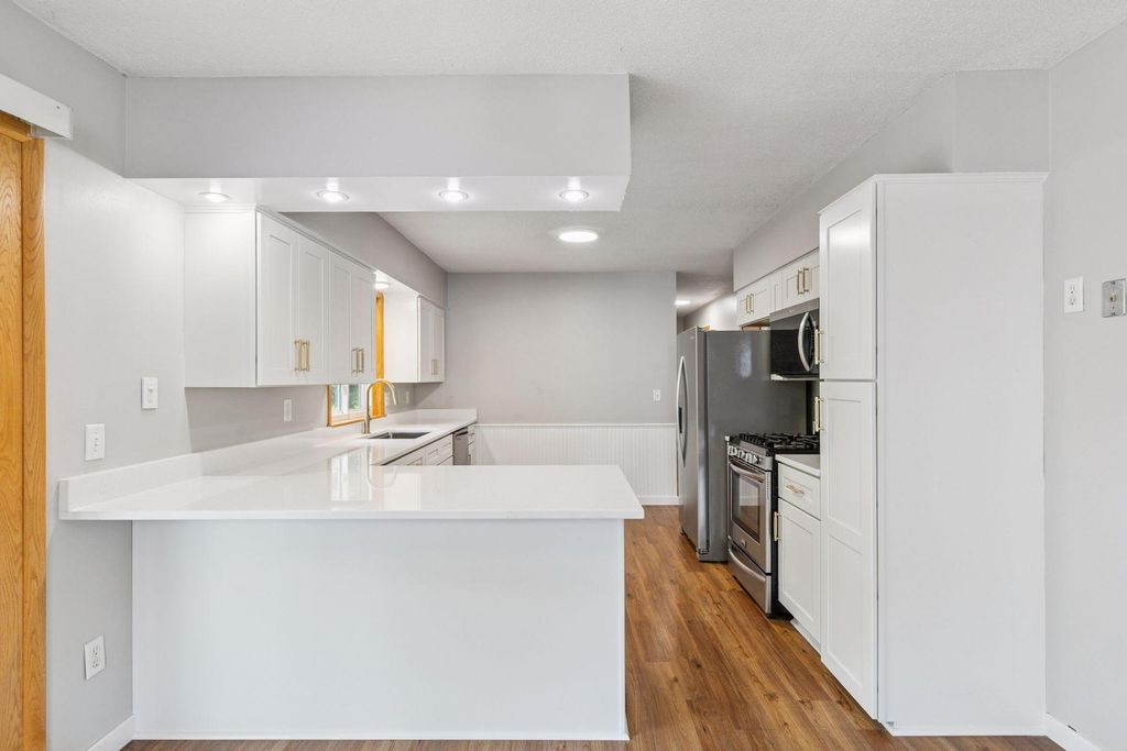 Photo of 4532 Perry Avenue N, Robbinsdale, MN 55422 (MLS # 7007812)