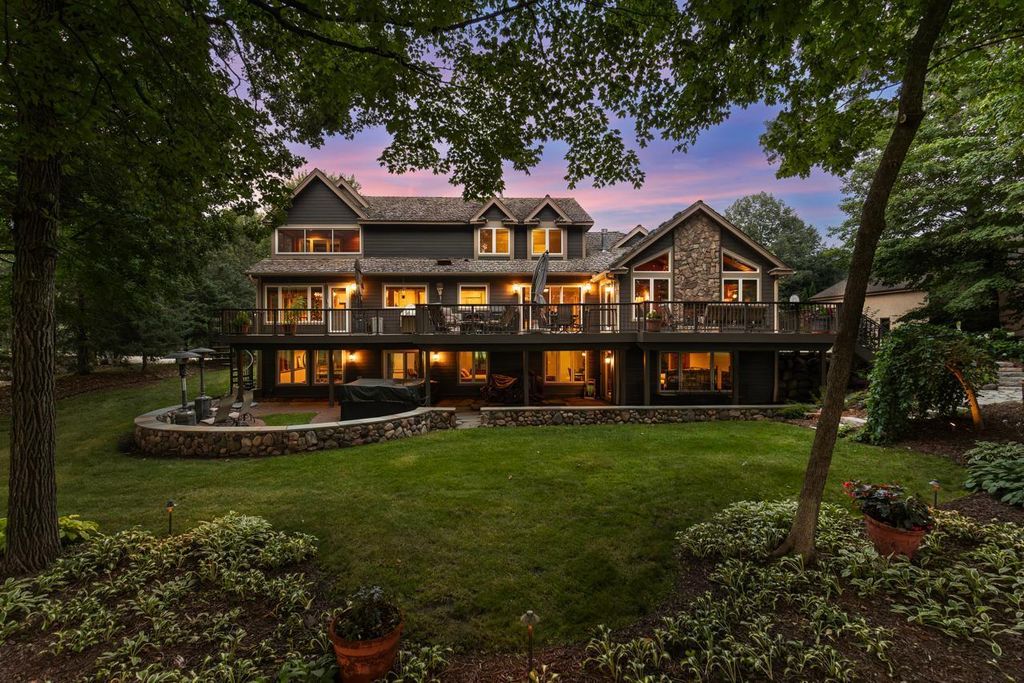 Photo of 2890 Autumn Woods Drive, Chaska, MN 55318 (MLS # 7014412)