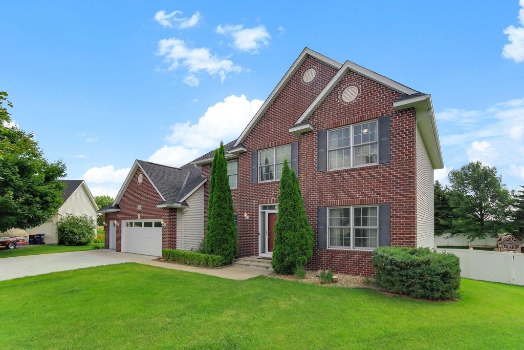 Photo of 17993 Fullerton Court, Lakeville, MN 55044 (MLS # 7072138)