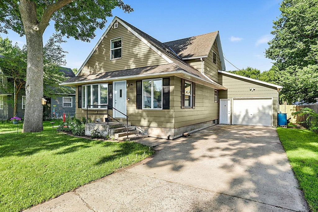 Photo of 420 S 8th Street, Bird Island, MN 55310 (MLS # 7156171)