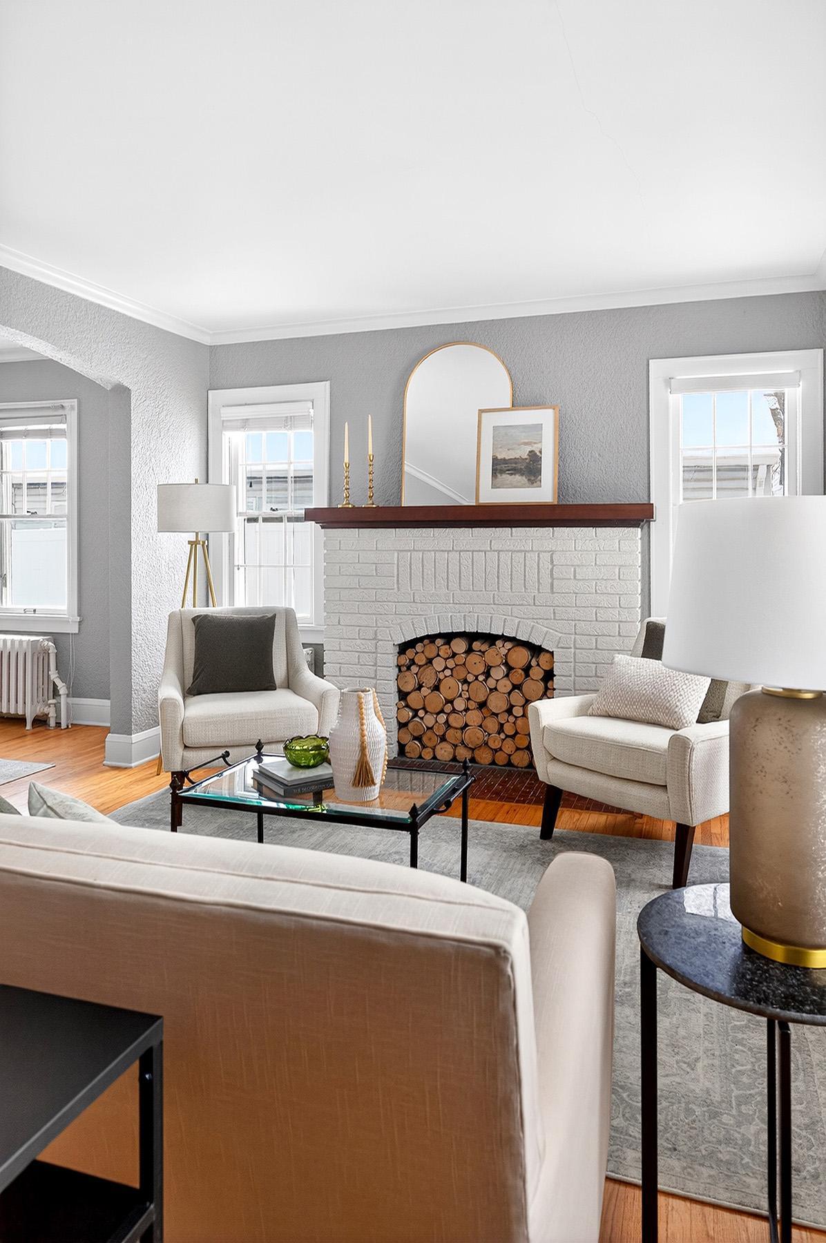 1589 Hillcrest Avenue