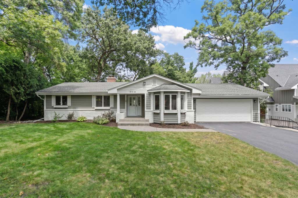 Photo of 12918 Rutledge Circle, Minnetonka, MN 55305 (MLS # 7132976)