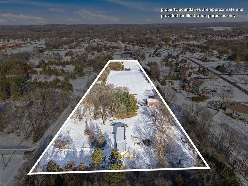 Photo of 823 Northview Drive, Hudson, WI 54016 (MLS # 7008242)